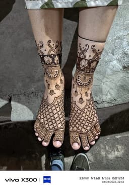 Dinesh Mehndi Artist