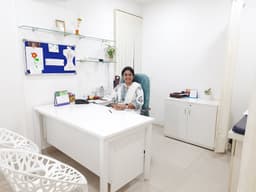 Dr Asha Shanbhag