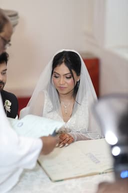 Nippy Oberoi (Bridal Makeup Artist And Educator)