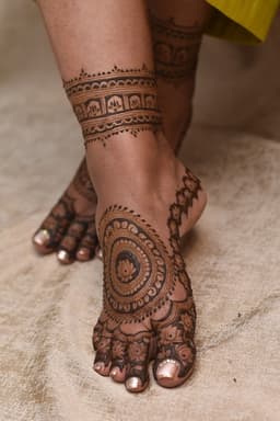 Pushpa (Pushpa Mehndi Arts)