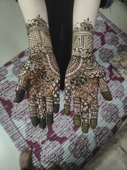 Sakina Mehndi