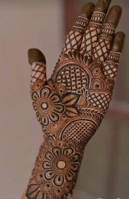 Zainy Mehandi Artist